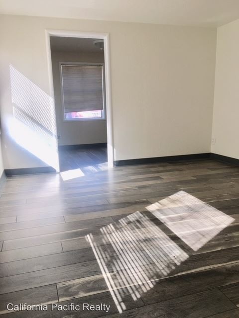 Foto del edificio - 1609 E St