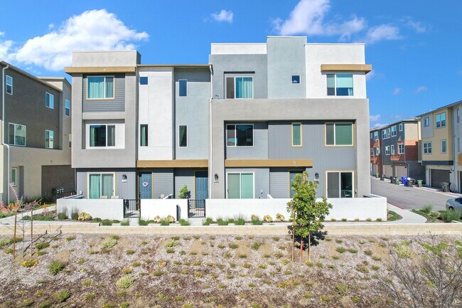 Front - 27586 Manzanita Way