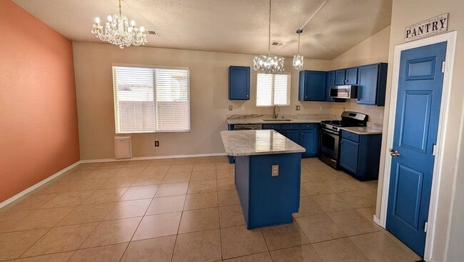 Foto del edificio - Spacious 4-Bedroom Single-Story Home in Northern Meadows