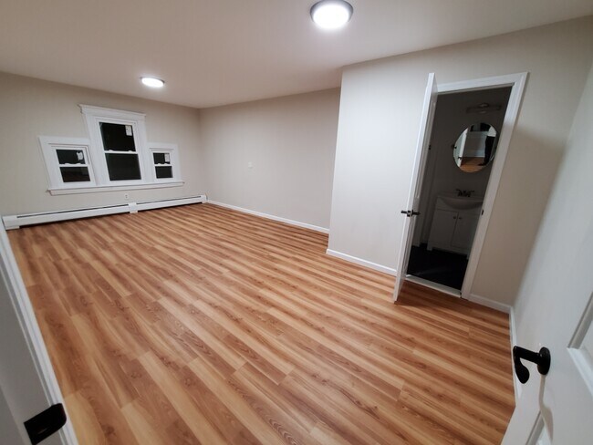 Master Bedroom - 388 Fairmount Ave