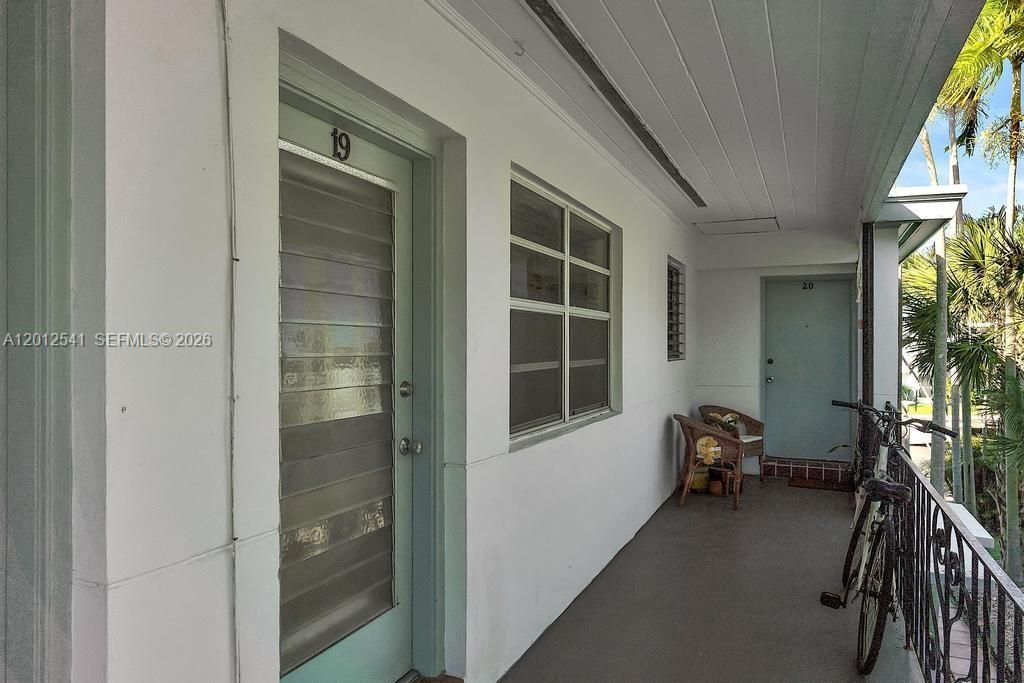 Foto del edificio - 645 NE 77th St