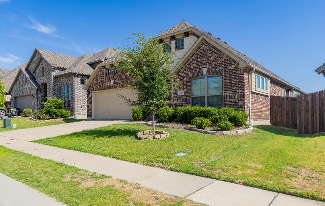 Building Photo - 2105 Burke Dr