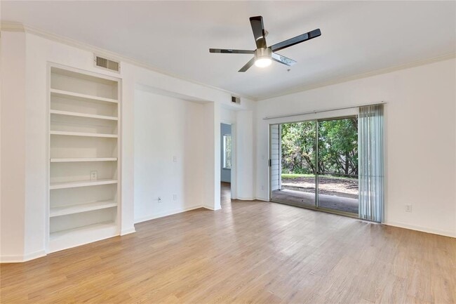 Building Photo - 6000-9 Shepherd Mountain Cove