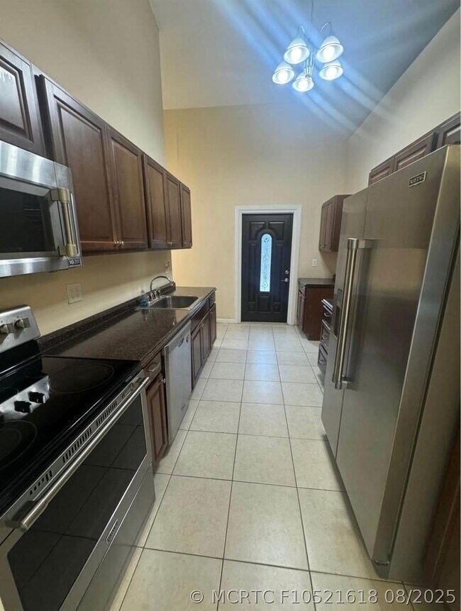 Building Photo - 2750 SW 140th Terrace
