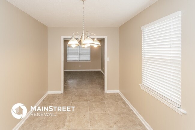 Building Photo - 525 Oak Crest Dr