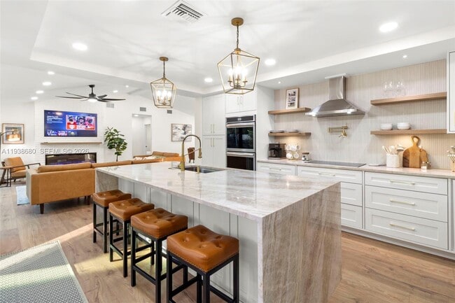 Building Photo - 3540 NE 28th Ave