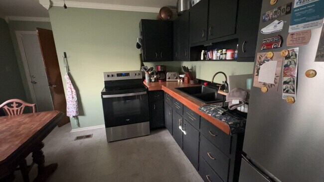 Cocina - 1208 Pickwick Rd