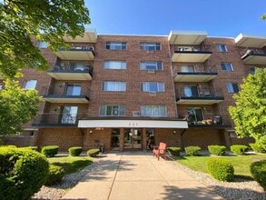 Building Photo - 205 W Miner St
