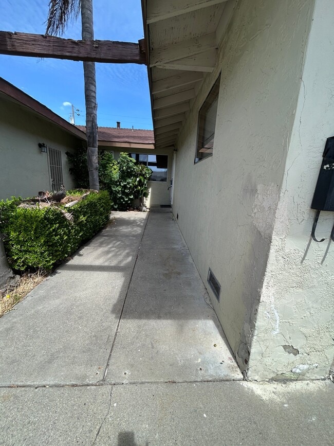 Building Photo - 5155 Snow Dr