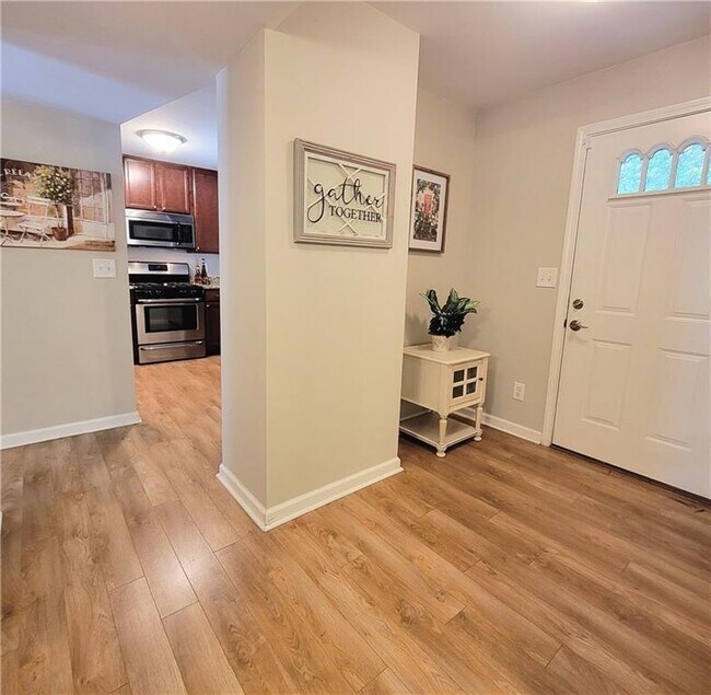 Foto del edificio - 4141 Riverlook Pkwy SE