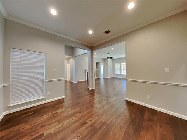 Foto del edificio - 2214 Frio Dr