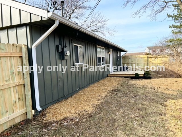 Building Photo - 4319 MEADOWLARK COURT
