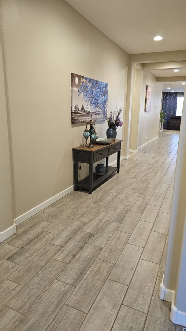 Building Photo - Newer Build 4-bedroom, 3 bath in San Tan V...