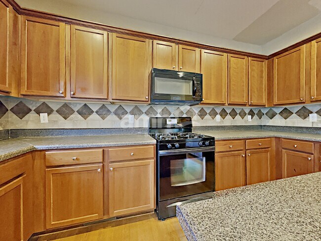 Foto del edificio - 327 Meadowcrest Cir