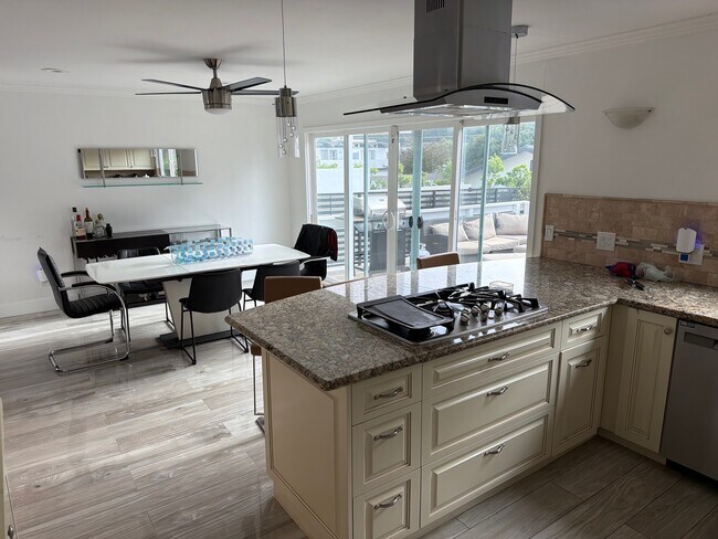 Foto del edificio - 2396 Redlands Dr