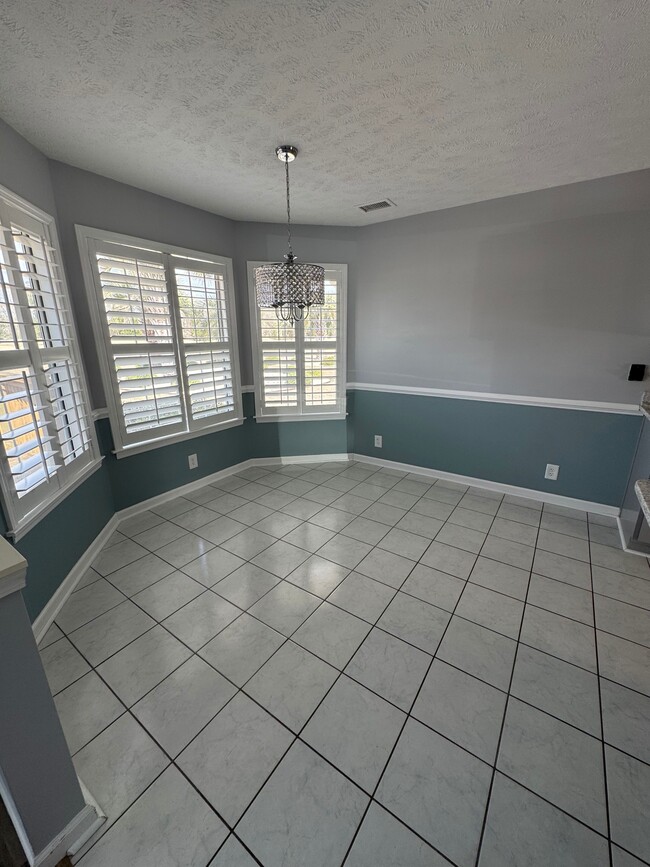 Building Photo - 583 Bucks Trail