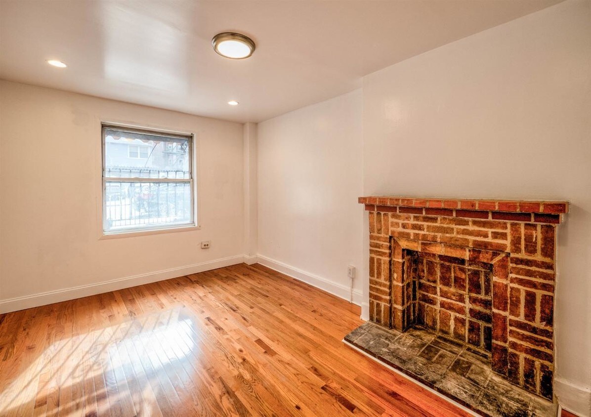 Foto principal - 98 Jewett Ave