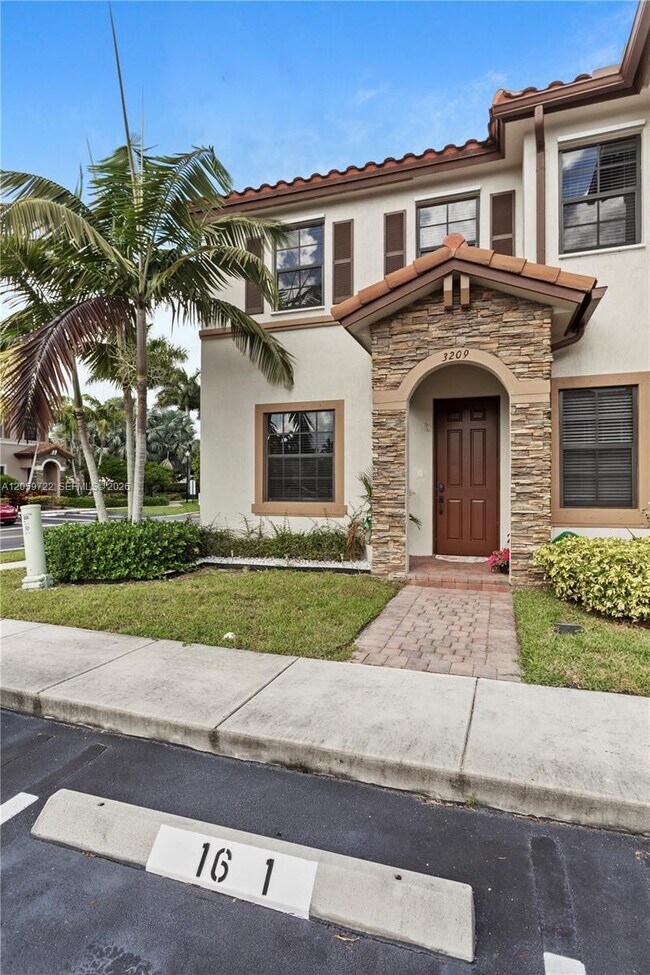 Foto del edificio - 3209 SE 4th Ct