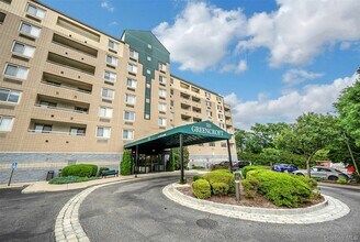 Building Photo - 701 Pelham Rd