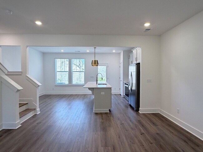 Foto del edificio - Brand-New 3BR Townhome with Garage in Clayton Crossing