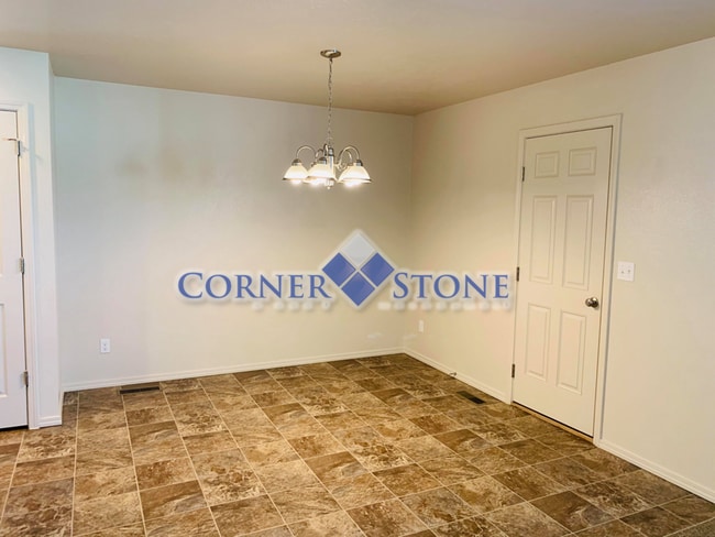Building Photo - Great Home Near Settlers Park!