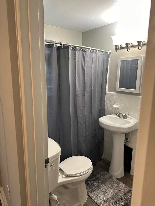 1BR with den - 660SF - Hyde Park Commons - HPA