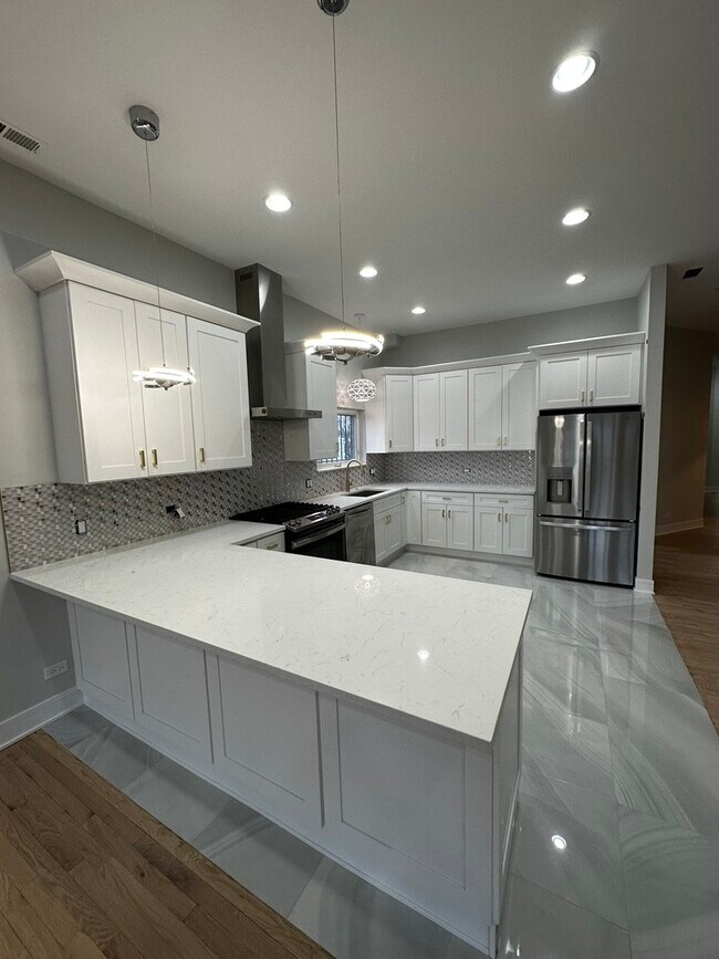 Building Photo - 4241 W 63rd St