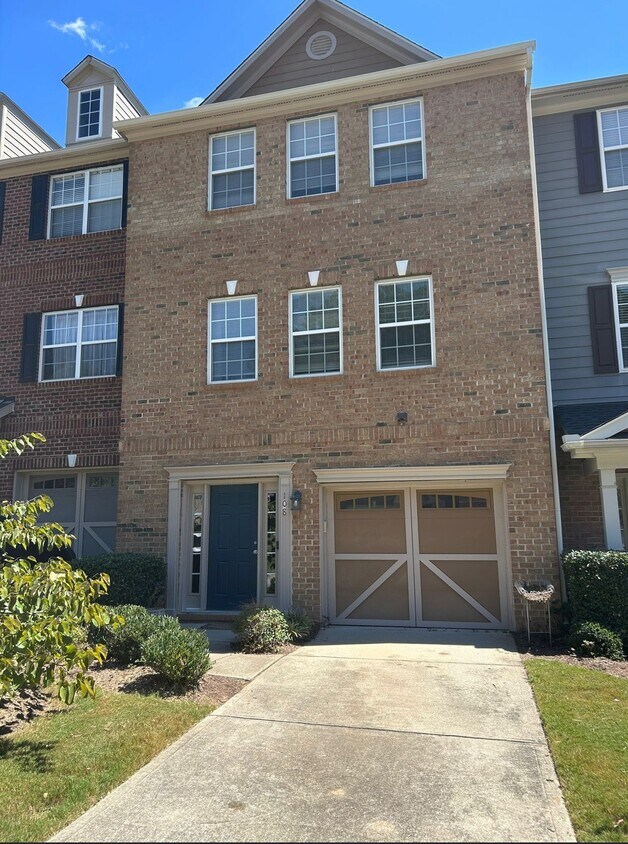 Foto principal - 108 Gallent Hedge Trail