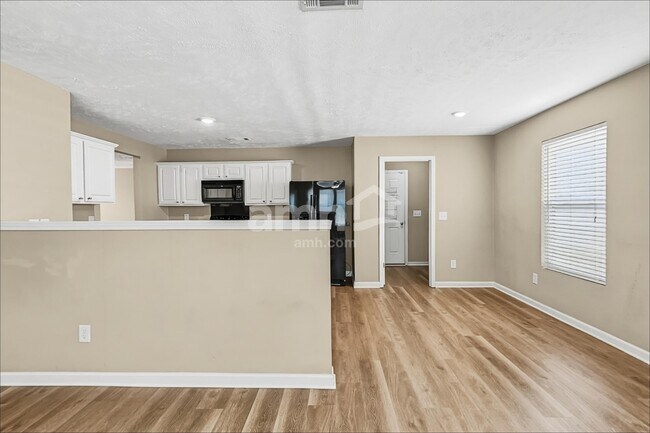 Foto del edificio - 424 Elderberry Way