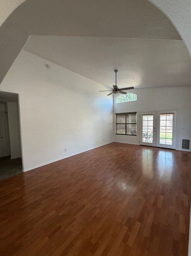 Foto del edificio - Stunning 3 bedroom, 2 bath home