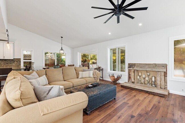 Building Photo - 2416 Majano Pl