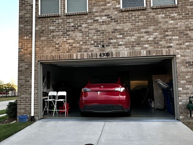 Building Photo - 3 Bedroom Townhome in McKinney-Furnished &...