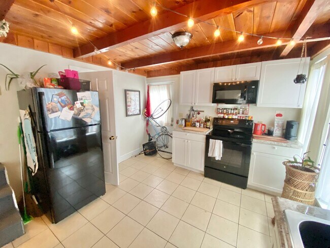 Photo - 190 N Winooski Ave Apartment