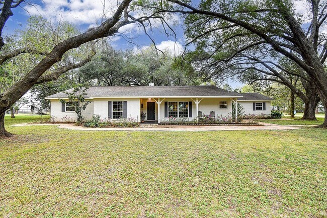 Foto del edificio - 34122 Pecan Hill Dr