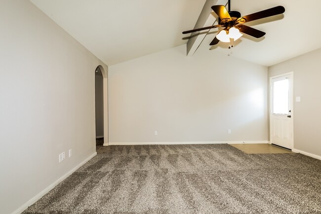 Building Photo - 22422 Base Light Dr