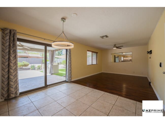 Building Photo - Fountain Hills Beauty - Stylish 3/2.5 Retr...