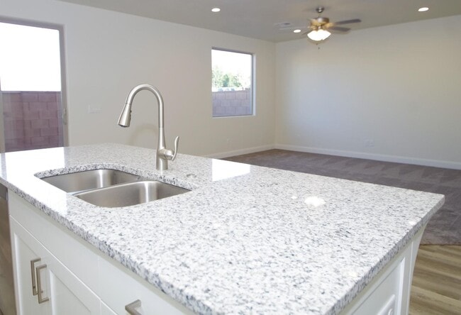 Building Photo - Vaulted ceiling home with Master bedroom O...