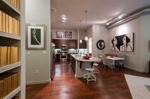 Foto del edificio - 2525 McCue Rd