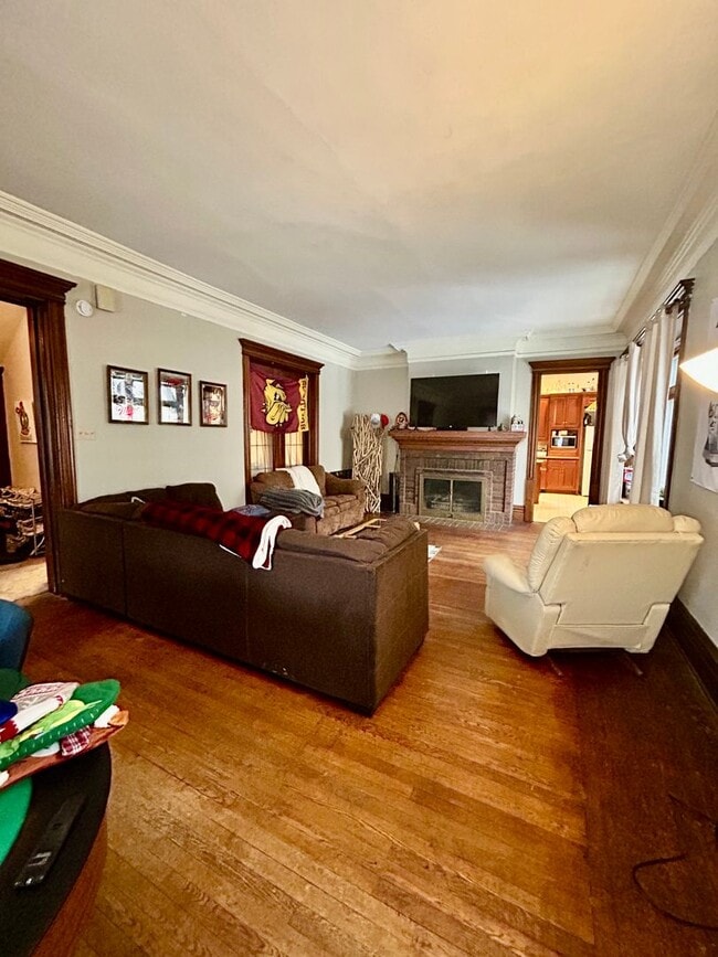 Foto del edificio - 2115 E 1st St