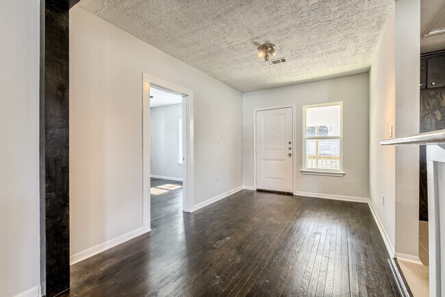 Foto del edificio - 519 W Clay St