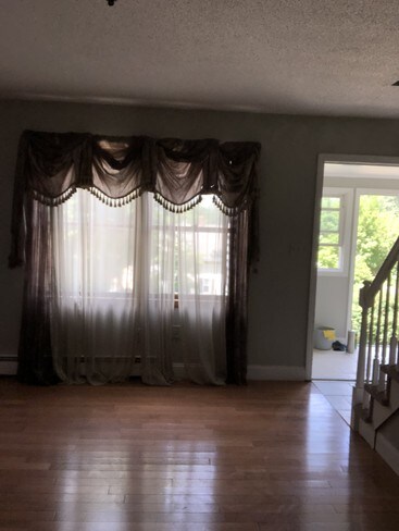 Building Photo - 48 Broadview Heights