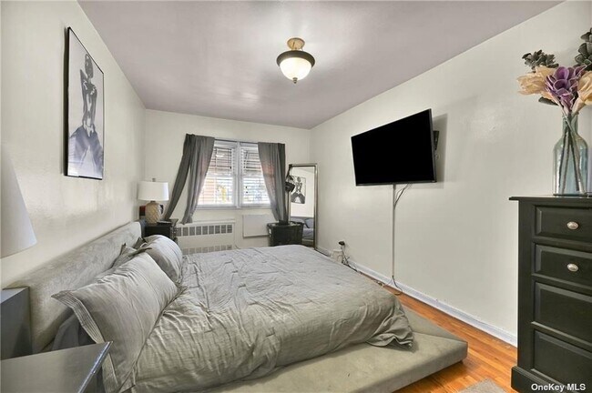 Building Photo - 763 E 81st St