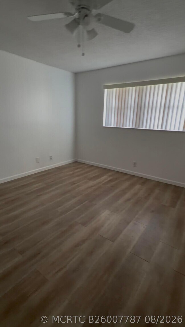 Foto del edificio - 8001 Fairview Dr