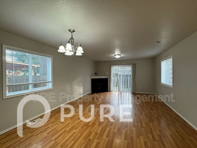 Foto del edificio - 5740 SE Lexington St