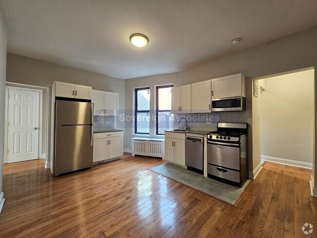 Building Photo - 515 W 168th St
