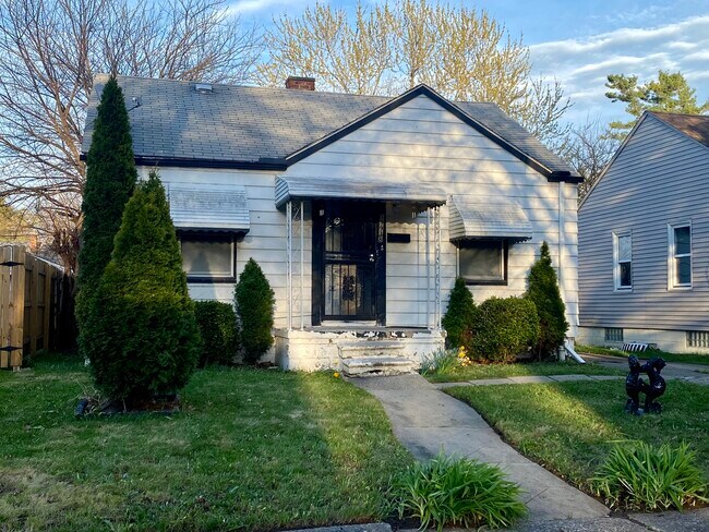 Foto del edificio - 19938 Bradford Ave