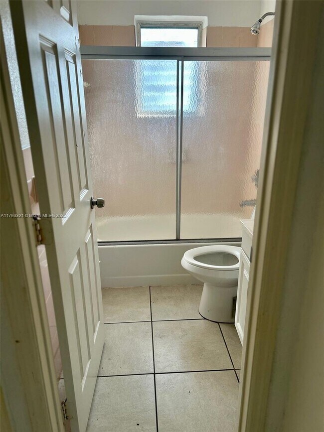 Foto del edificio - 2 bedroom in Hollywood FL 33021