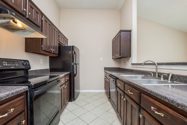 Building Photo - 5378 Russell Dr