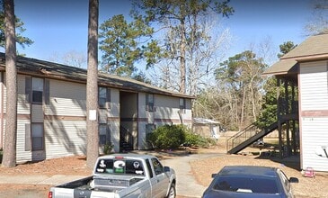 Building Photo - 605 Hospital Dr