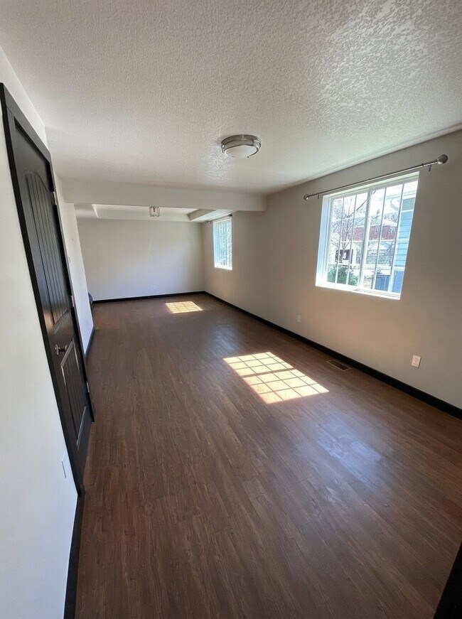 Building Photo - 1421 45th St